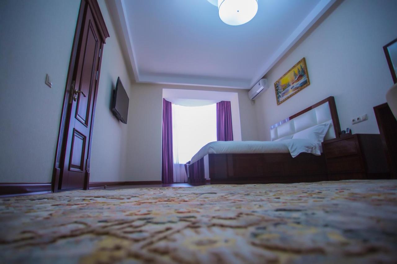 Hotel Ayni ドゥシャンベ エクステリア 写真
