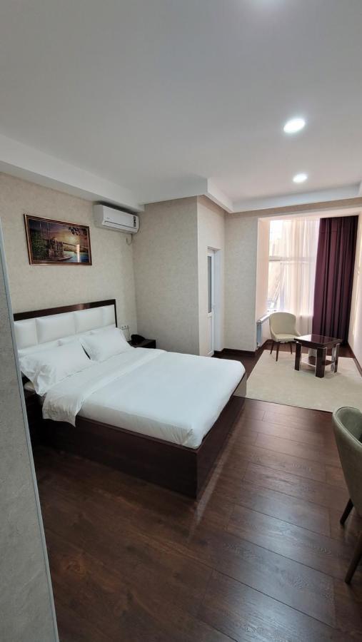 Hotel Ayni ドゥシャンベ エクステリア 写真