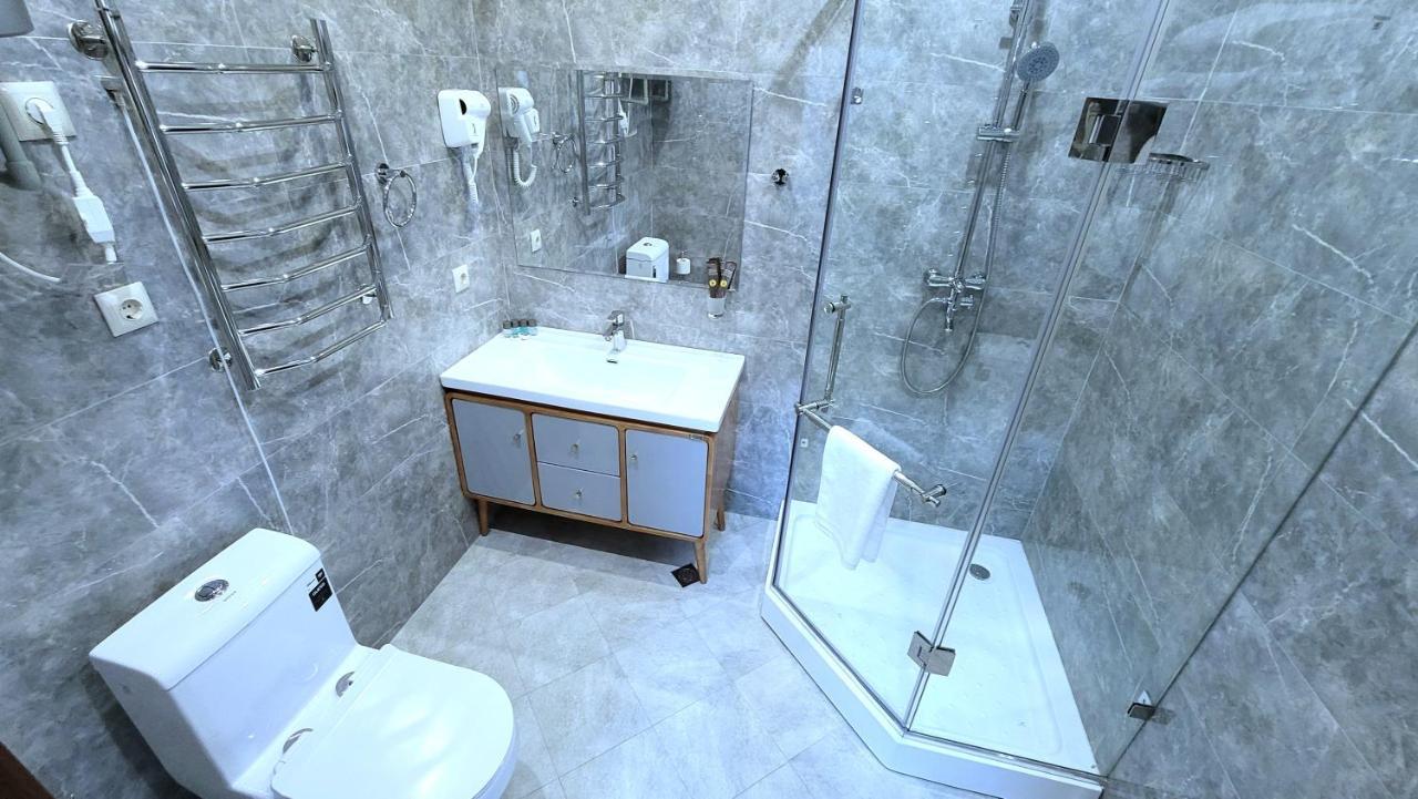 Hotel Ayni ドゥシャンベ エクステリア 写真