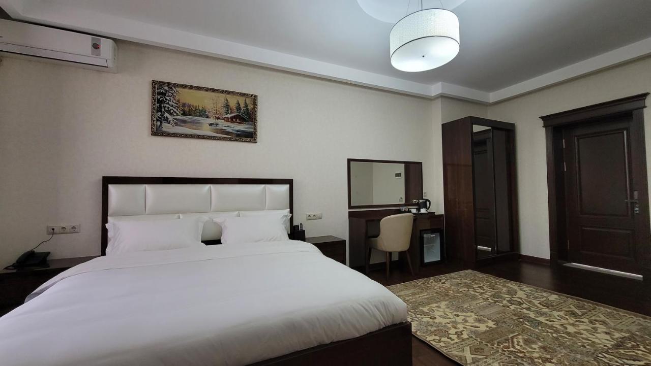 Hotel Ayni ドゥシャンベ エクステリア 写真