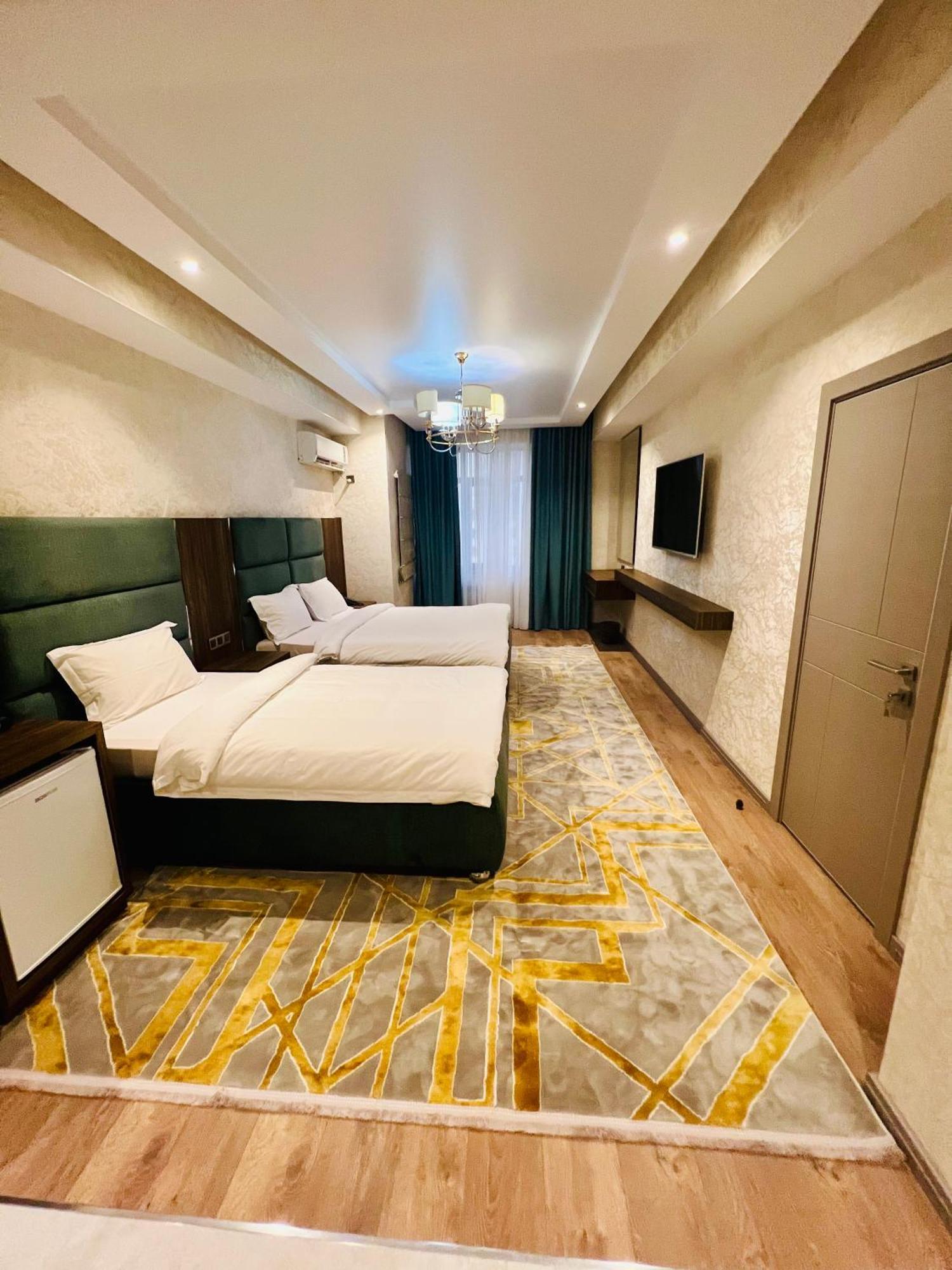 Hotel Ayni ドゥシャンベ エクステリア 写真