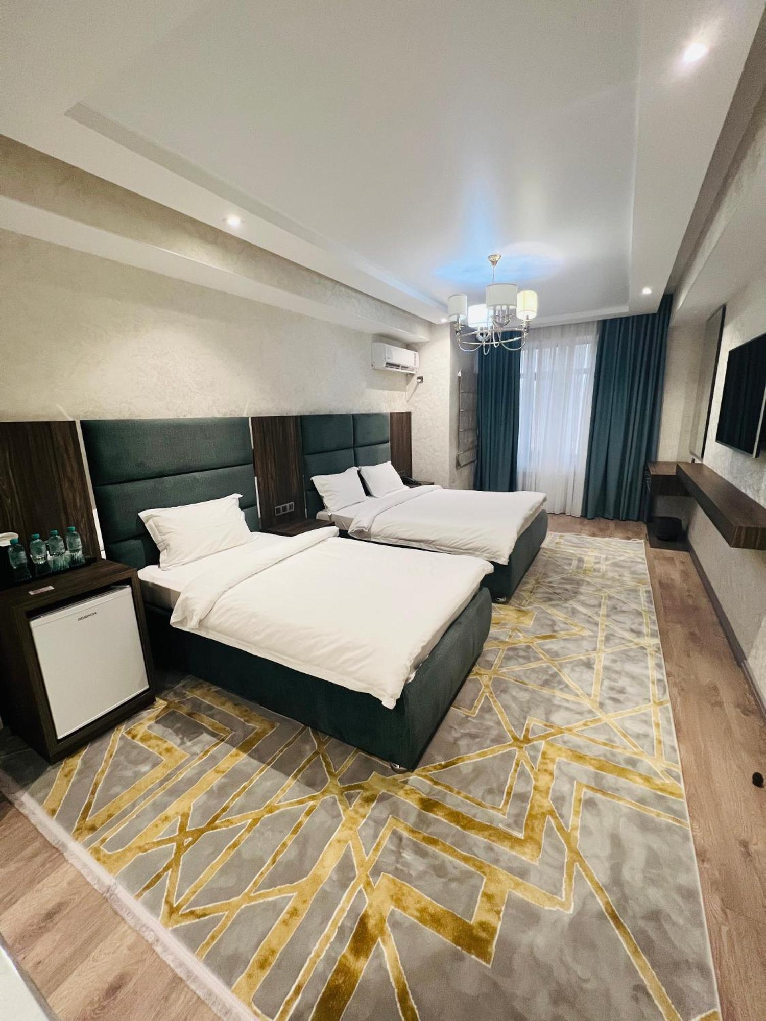 Hotel Ayni ドゥシャンベ エクステリア 写真